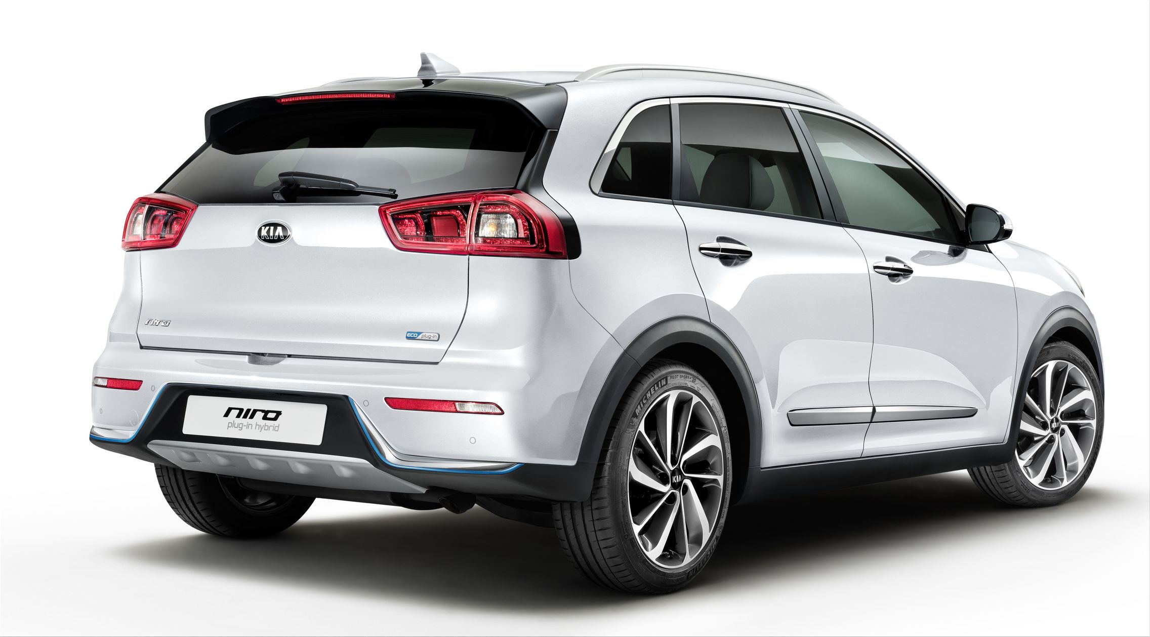 New Versions of Kia Niro Hybrid and Plugin Hybrid can be ordered now