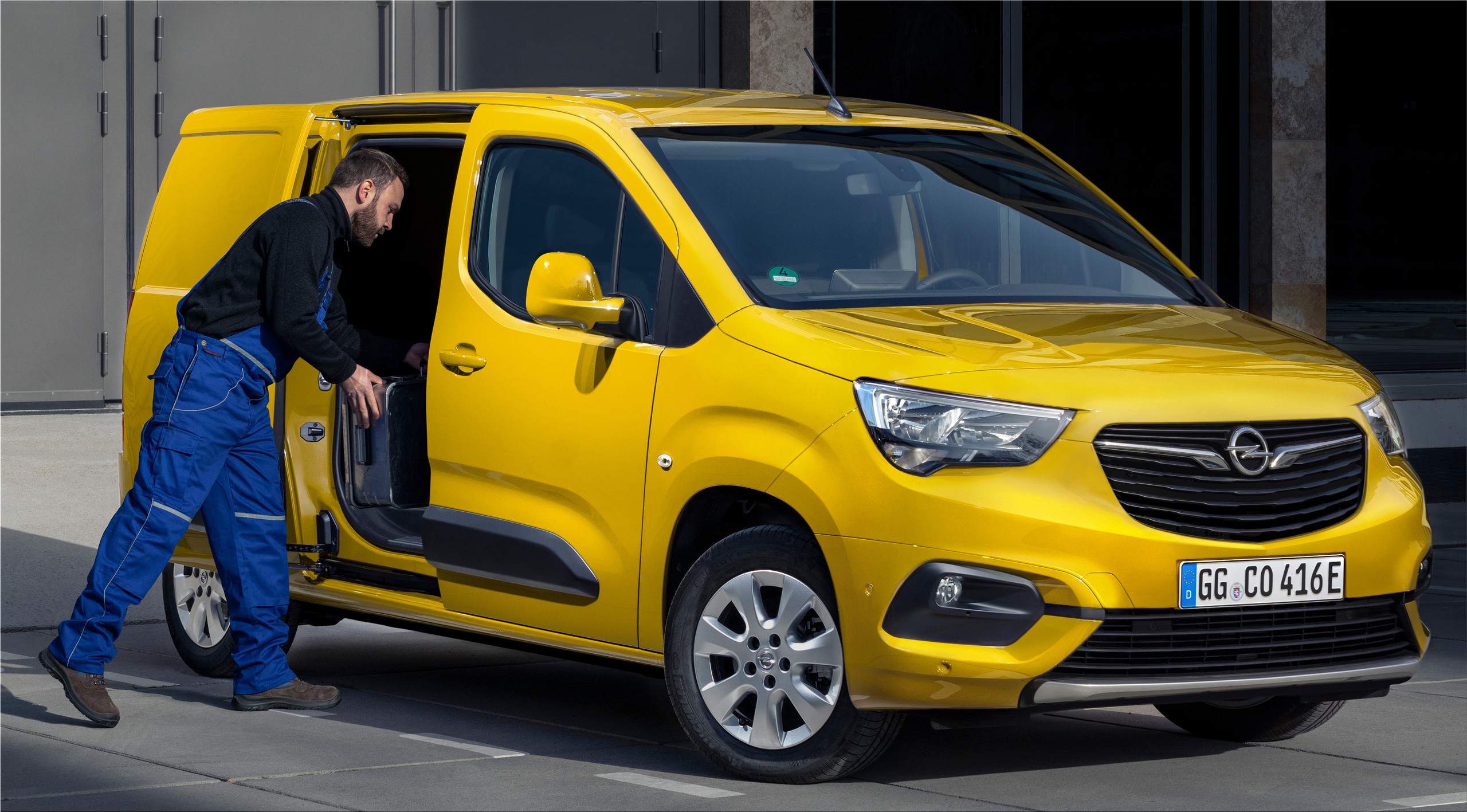 The new Opel Combo-e Cargo is available for 29,700 euros