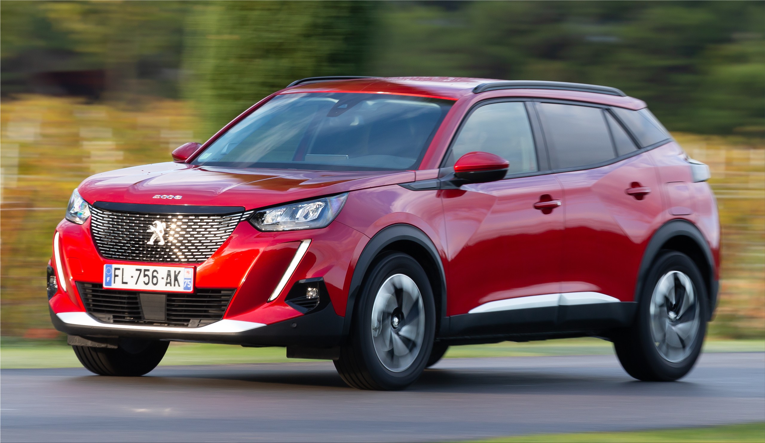 The Peugeot E 2008 Gt Electric Compact Suv With 136 Hp From 39500