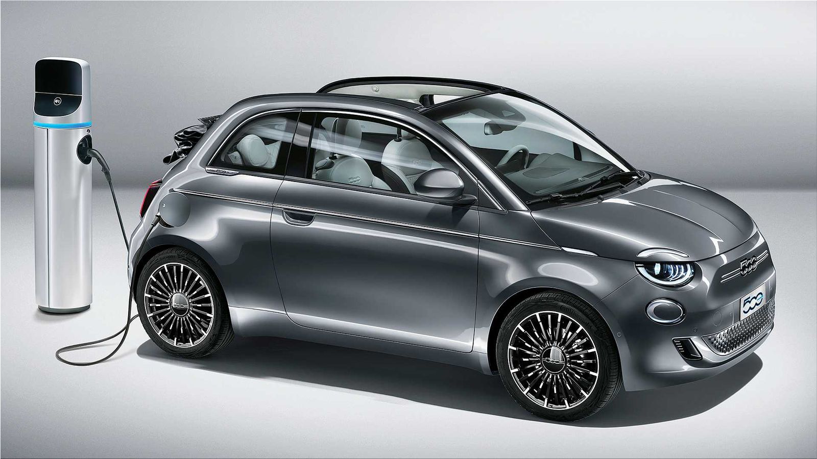 The new Fiat 500 La Prima 100% electric car with level 2
