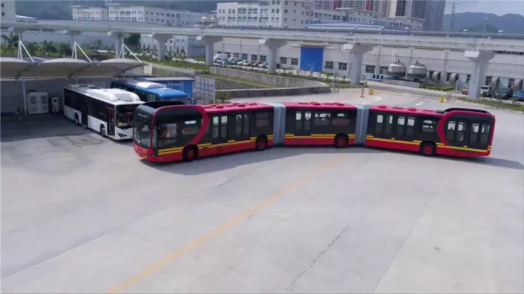 the longest electric bus