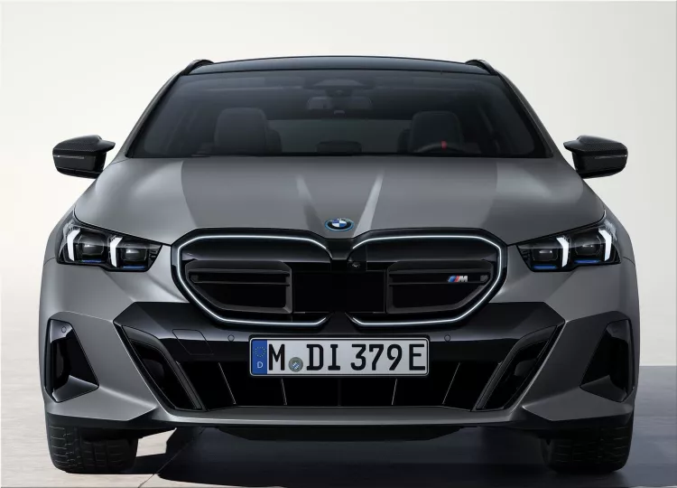 2025 BMW i5 M60 Touring