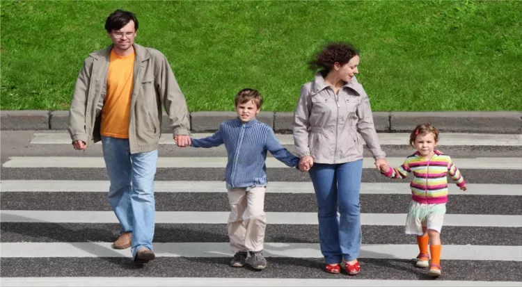 How to Teach Pedestrian Safety to Your Kids