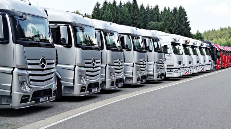 The European Union will monitor the emissions of new trucks and buses