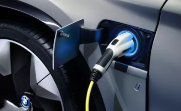 India cut VAT on electric vehicles to 5%